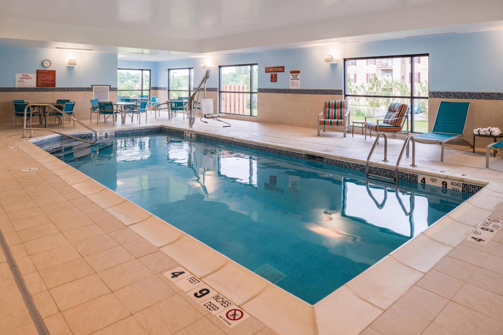 Towneplace Suites By Marriott New Hartford Eksteriør bilde