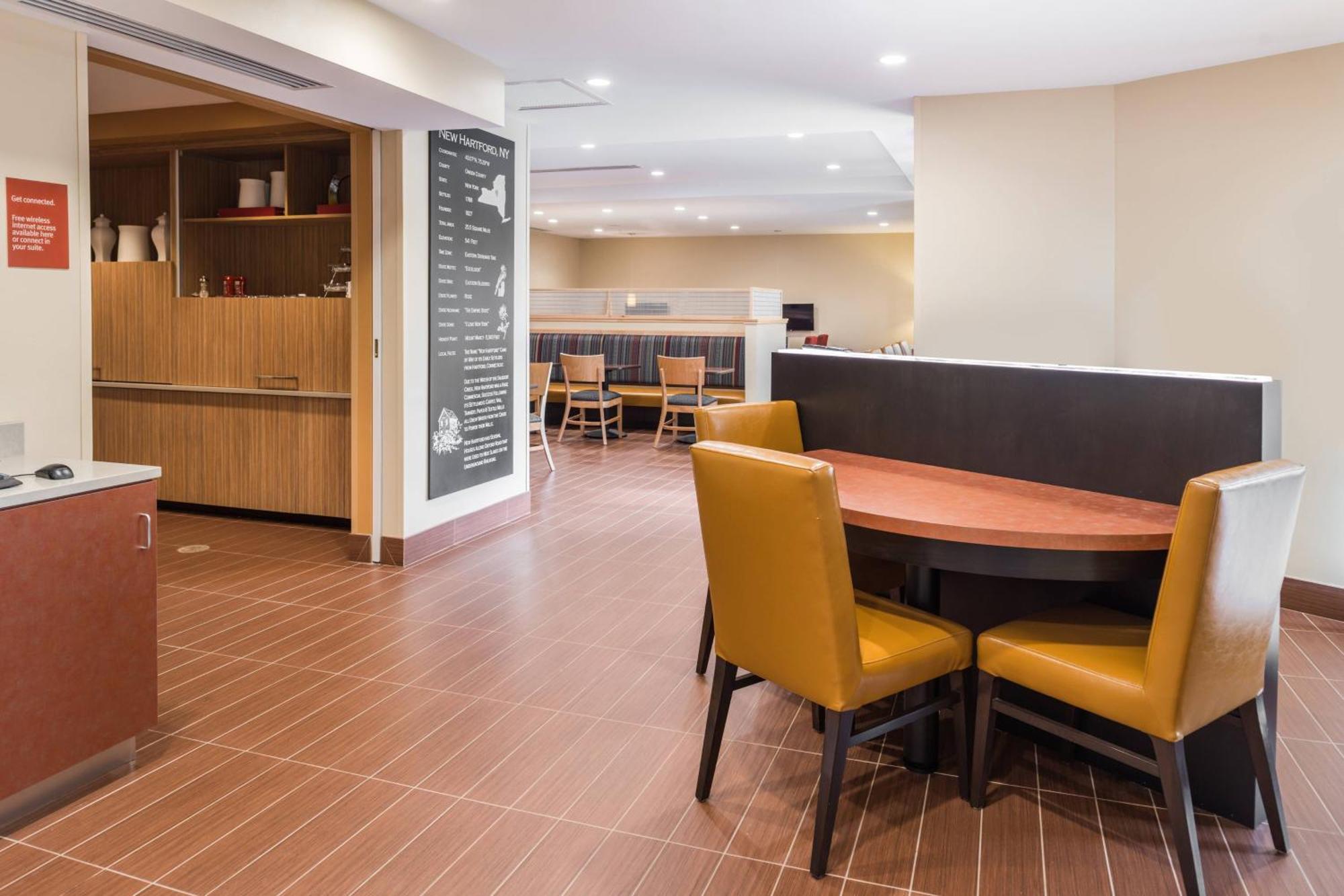 Towneplace Suites By Marriott New Hartford Eksteriør bilde