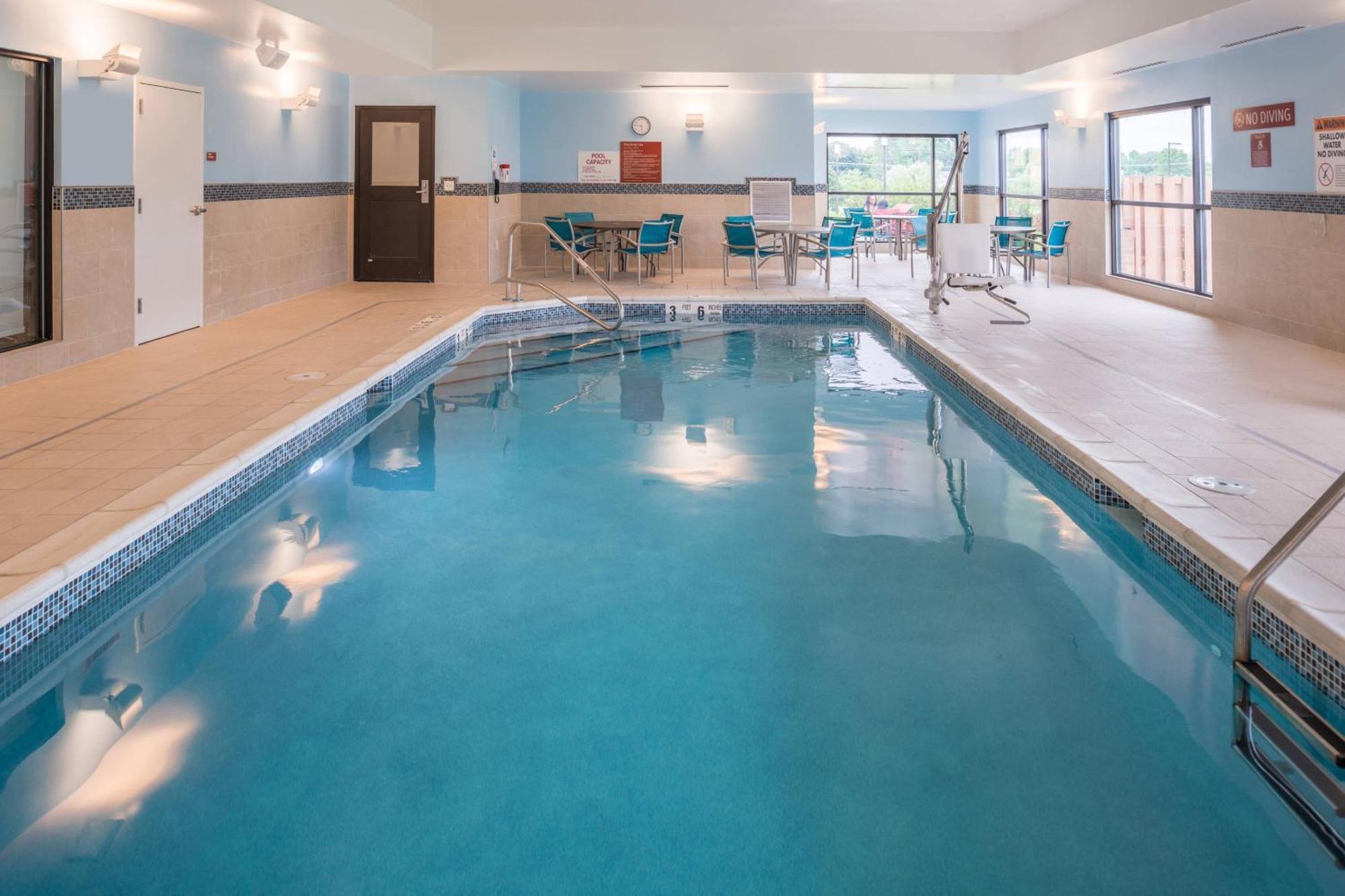 Towneplace Suites By Marriott New Hartford Eksteriør bilde
