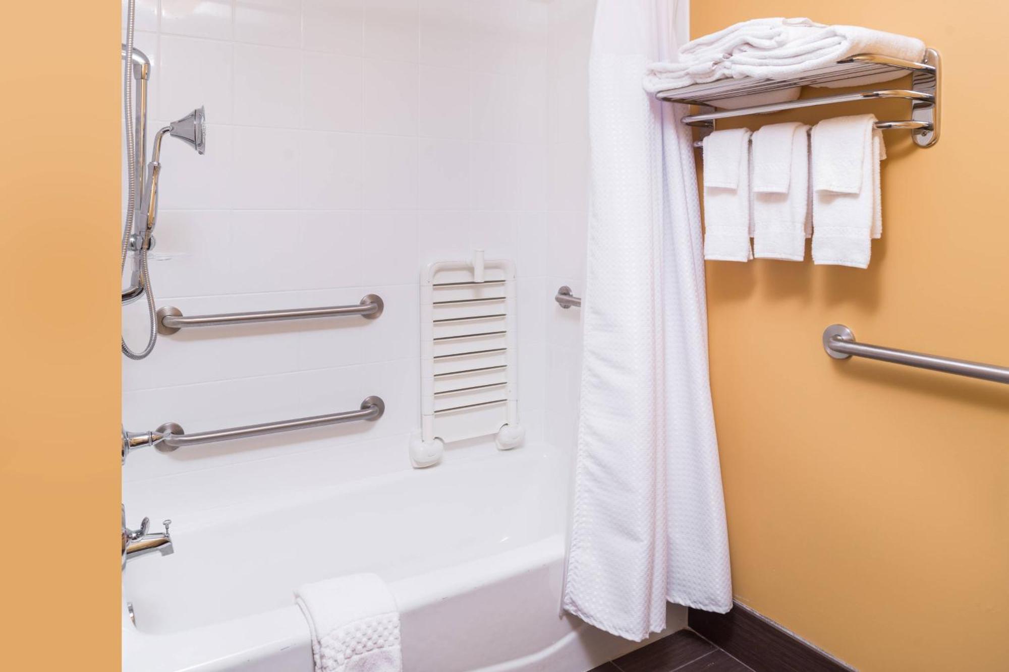 Towneplace Suites By Marriott New Hartford Eksteriør bilde