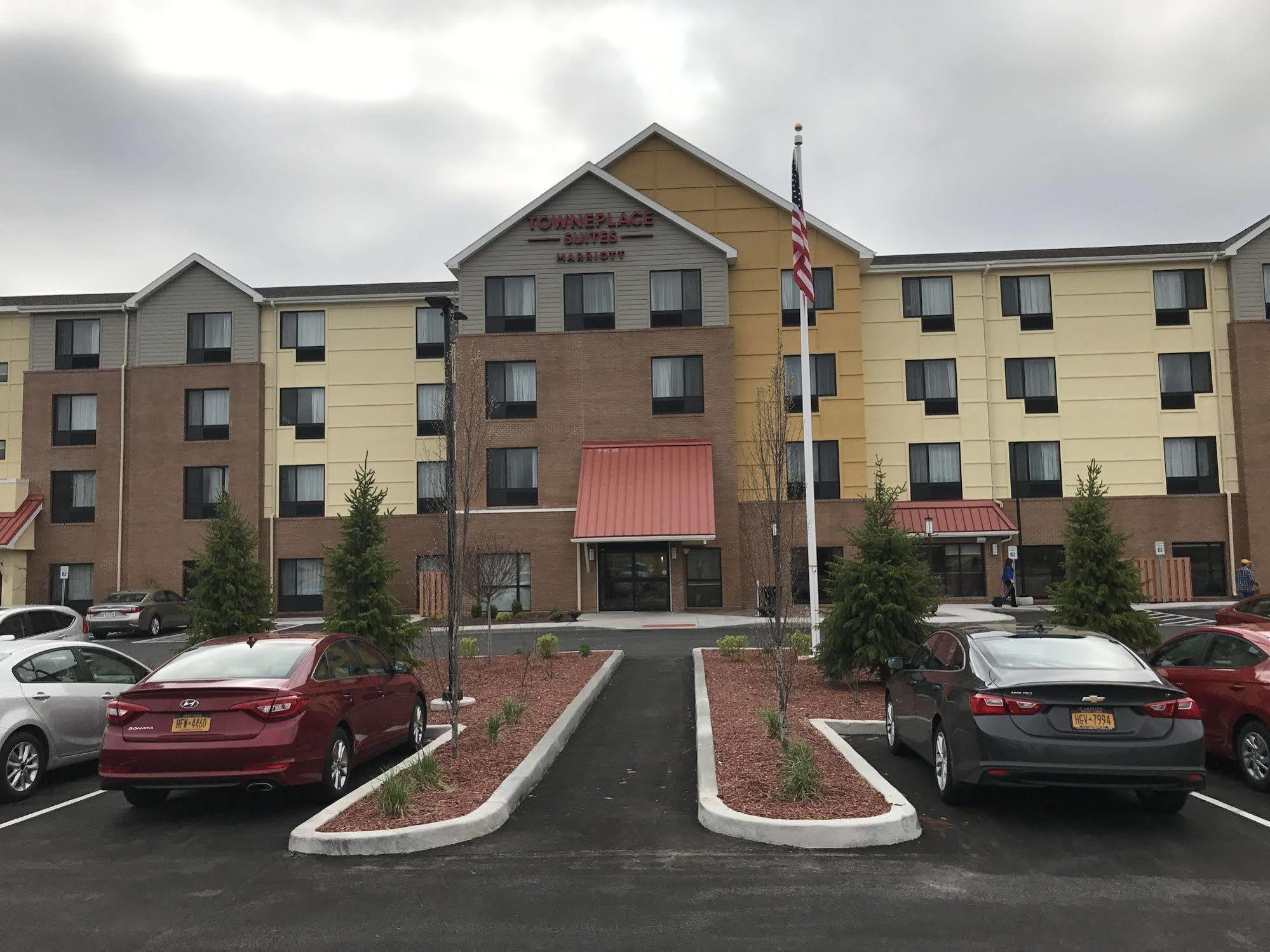 Towneplace Suites By Marriott New Hartford Eksteriør bilde