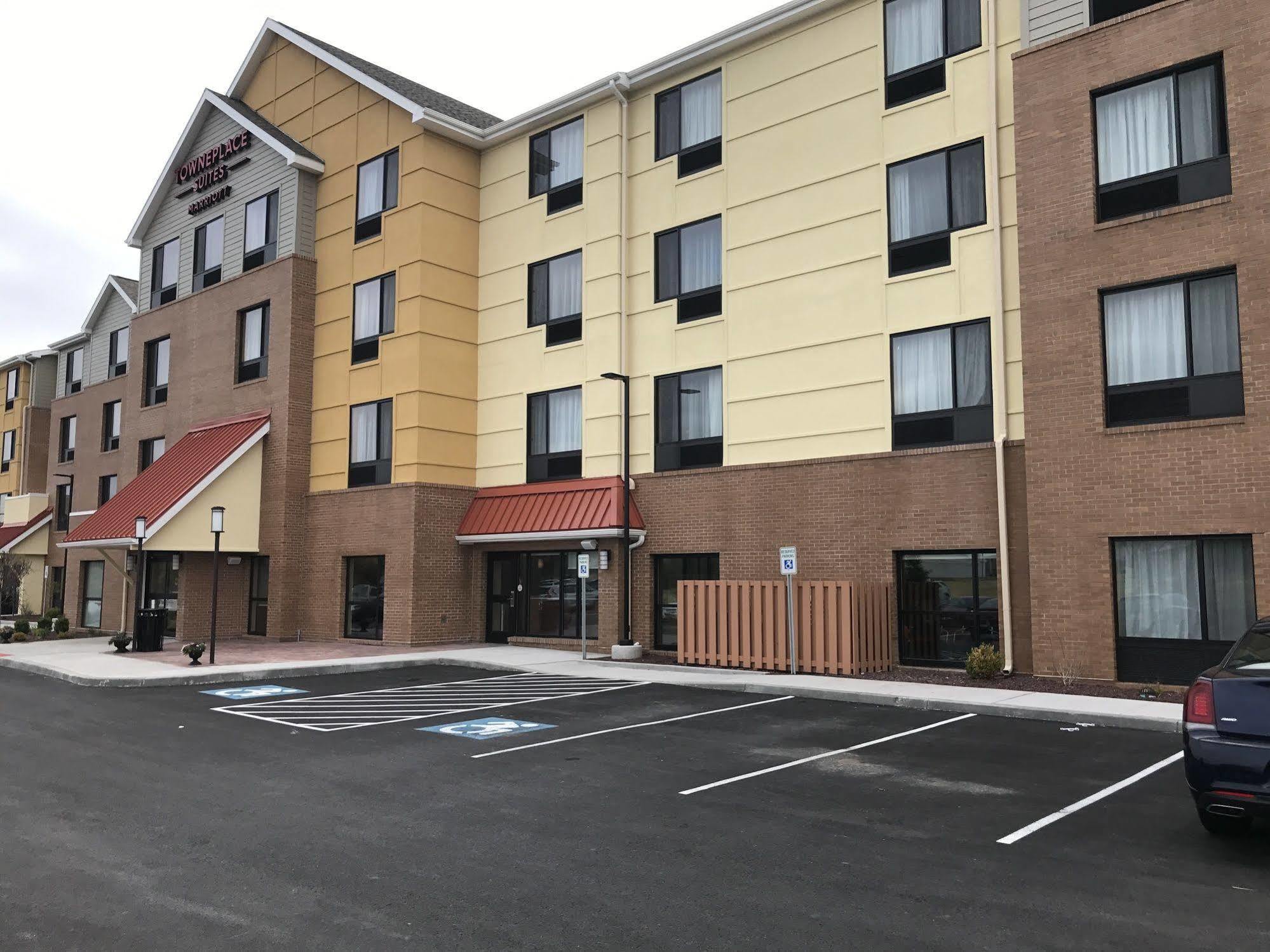 Towneplace Suites By Marriott New Hartford Eksteriør bilde