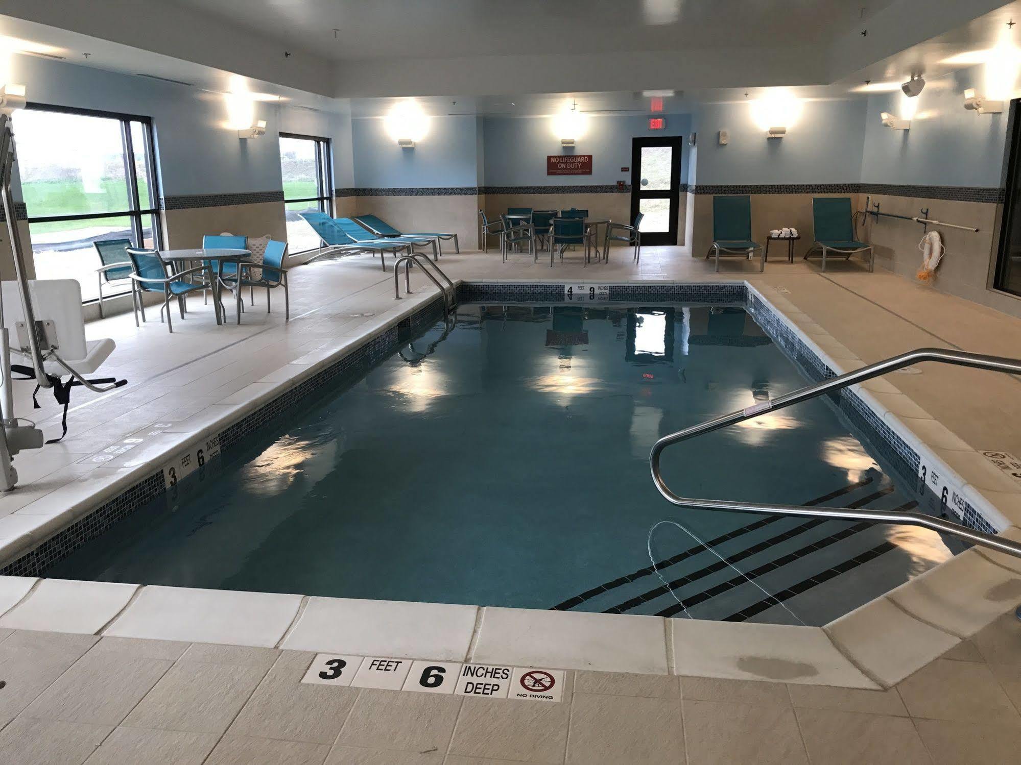Towneplace Suites By Marriott New Hartford Eksteriør bilde