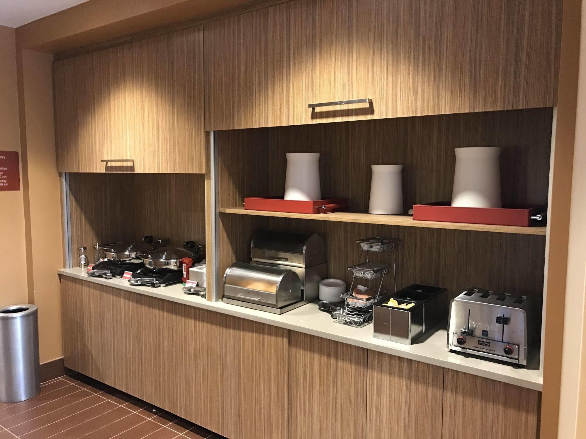 Towneplace Suites By Marriott New Hartford Eksteriør bilde