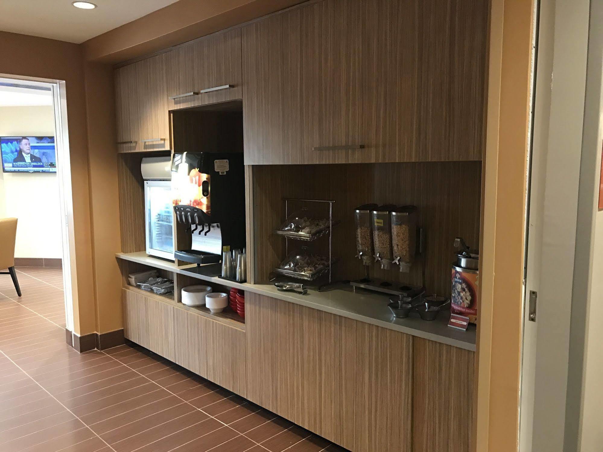 Towneplace Suites By Marriott New Hartford Eksteriør bilde